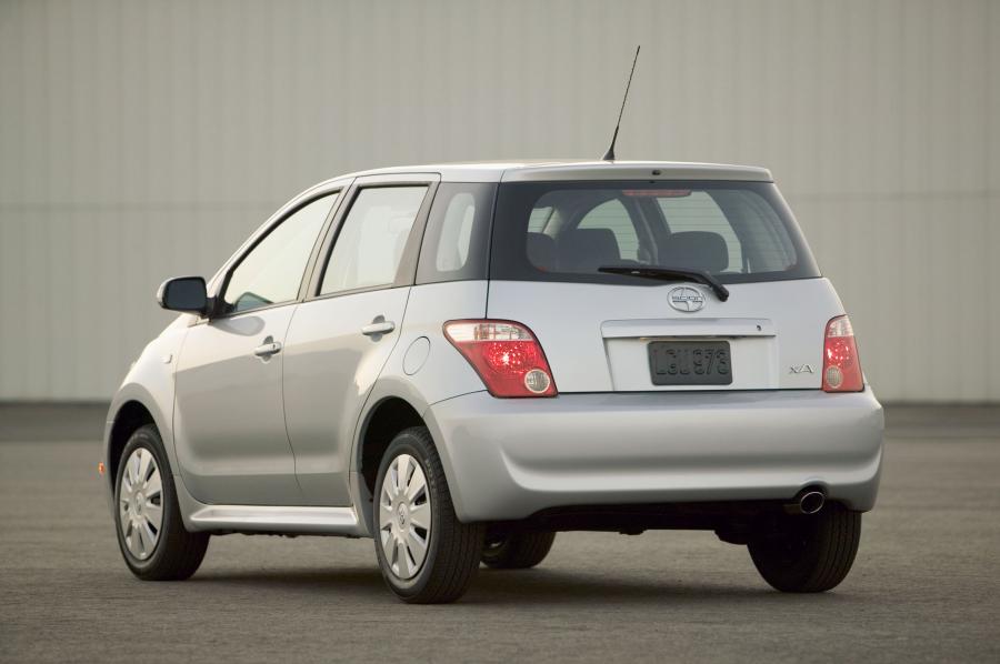  Scion xA 2006 года  (фото 15 из 21)